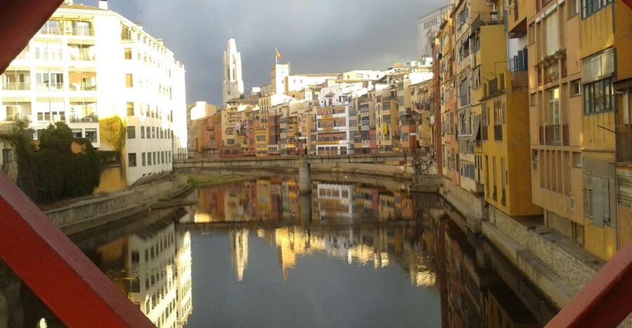 Girona: Jewish Heritage Guided City Tour and Museum Visit - Meeting beside Plaça de Sant Feliu