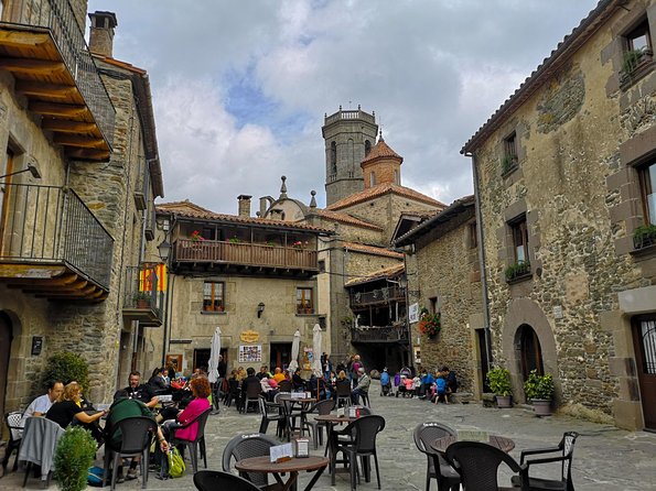 Girona, Medieval Villages & Lunch with Lake Views from Barcelona - Girona: two thousand years in two hours