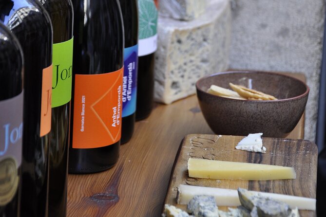 Girona Morning Food Tour & Local Market - A real market stop at Mercat del Lleó