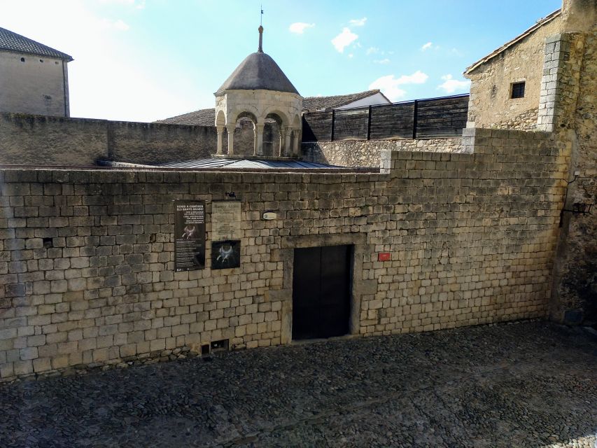 Girona: Small Group Walking Tour - Walking the Jewish quarter