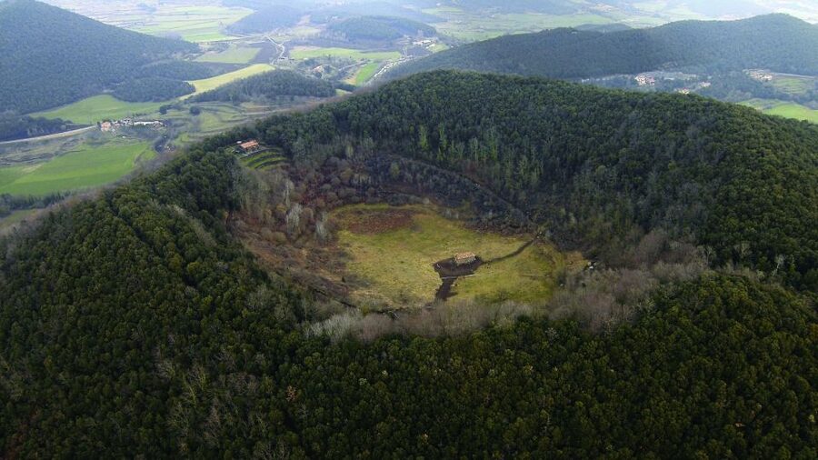 Girona: Volcano Area, Besalú, and Banyoles Lake Tour - La Garrotxa’s volcano crater and medieval hermitage