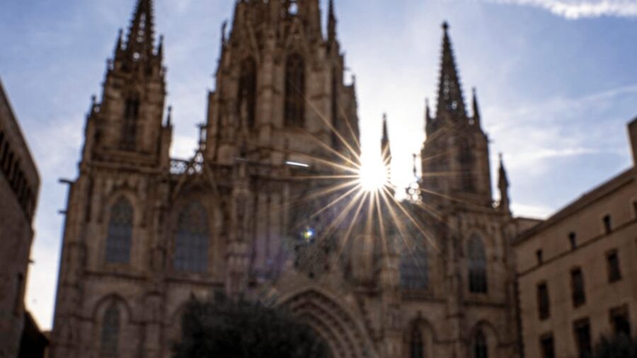 Gothic Quarter and Born District: Photographic Workshop - Gothic Cathedral and Pont del Bisbe