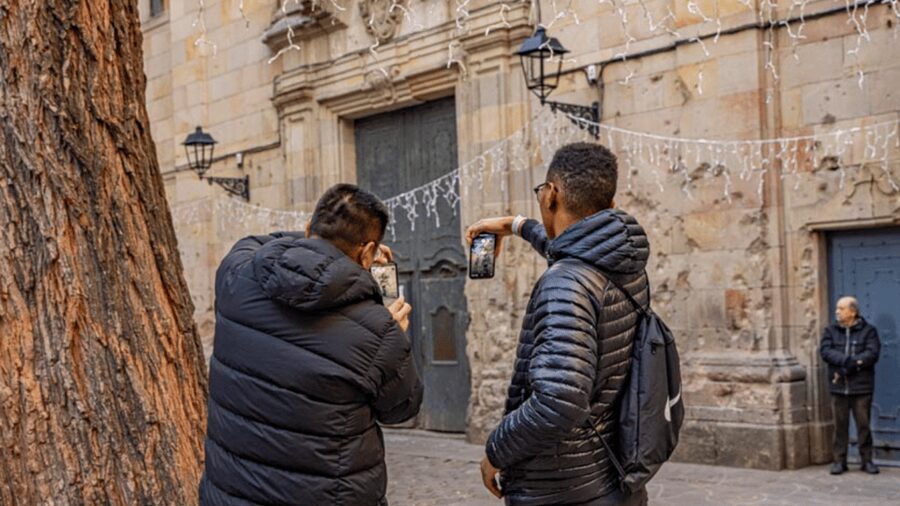 Gothic Quarter and Born District: Photographic Workshop - Walking the Lanes of El Gòtic