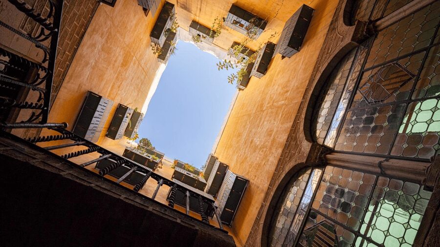 Gothic Quarter and Born District: Photographic Workshop - El Born and the Mercat del Born