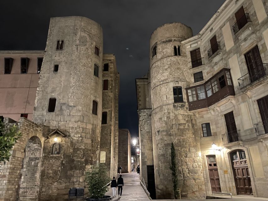 Gothic Quarter and Old City - Barcelona Cathedral and the medieval heart