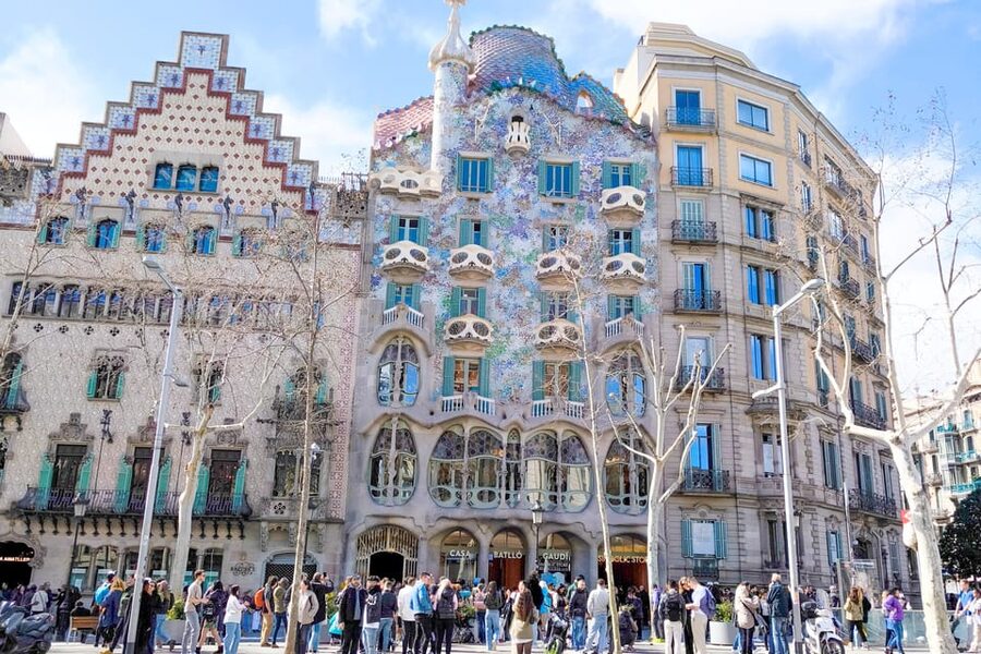 Gothic Quarter & Gaudí's Treasures Small-Group Tour - Key points to know before you book