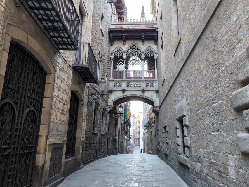 Gothic Quarter & Gaudí's Treasures Small-Group Tour - Casa Milà: finishing at La Pedrera