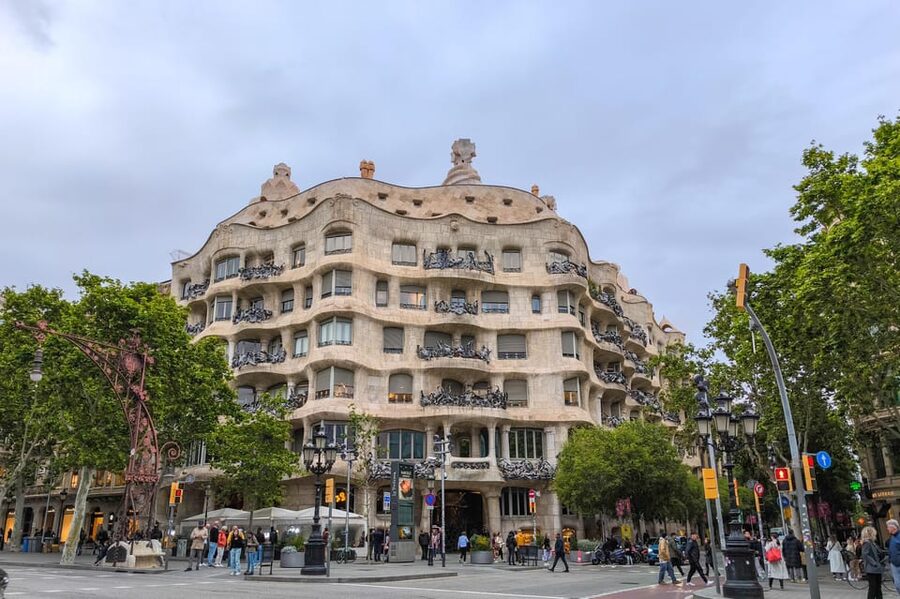 Gothic Quarter & Gaudí's Treasures Small-Group Tour - The $19 question