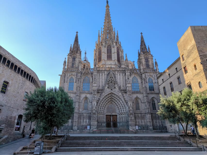 Gothic Quarter & Gaudí's Treasures Small-Group Tour - Starting outside Starbucks