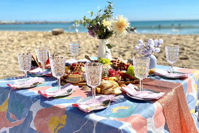 Group / Hen Party Picnic - What arrives on the table