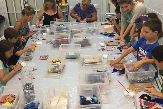 Guided Gaudí Trencadís Mosaic Workshop in Barcelona 2 Hours - The two-hour making process