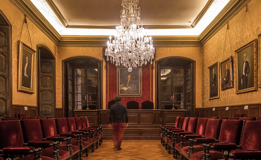 Guided Tour at Catalonia's Royal Academy of Medicine - Who will enjoy this most