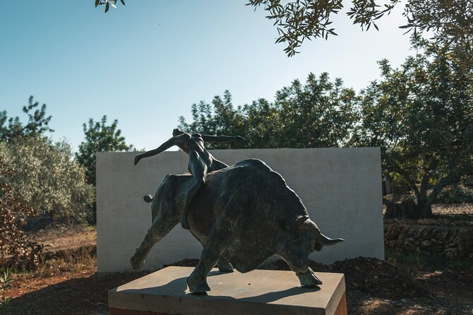 Guided tour Museum of Contemporary Art and Sculpture Park - Contemporary art in an olive grove near La Ràpita