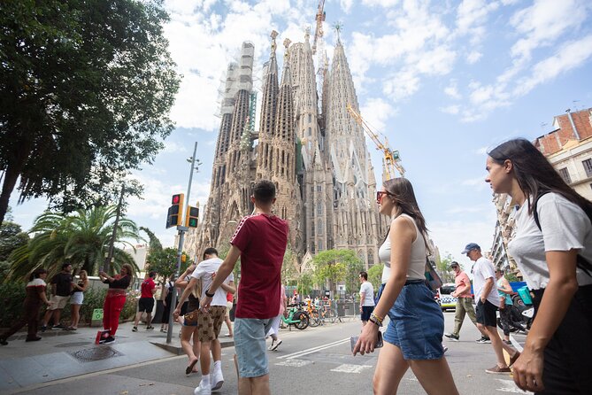 Guided Tour Sagrada Familia and Park Guell - Why pair the Sagrada Familia with Park Güell?