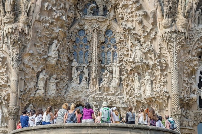 Guided Tour Sagrada Familia and Park Guell - Should you book the Sagrada Familia and Park Güell tour?