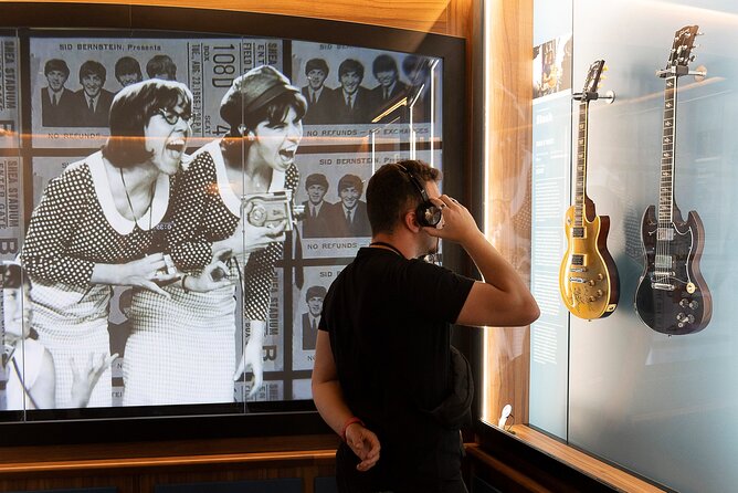 Guitar Legends Hall: Entrance to the Immersive Rock Museum - Record stores, albums, and the 1970s and 1980s