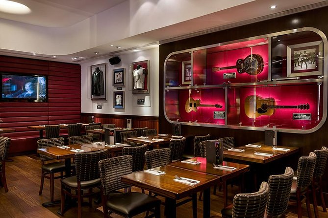 Hard Rock Cafe Barcelona with Set Lunch or Dinner - Plaça de Catalunya makes this an easy evening stop