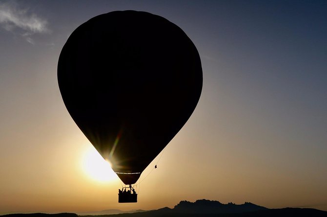 Hot Air Balloon with Champagne, Optional Photos,Video & Breakfast - Who should book this experience?