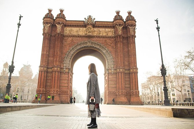 Instagram Photoshoot Tour in Barcelona - Ciutadella Park gives you room to move