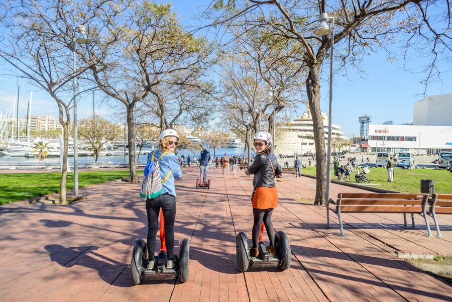 Intro Segway Tour Barcelona 1h - The guide makes or breaks the hour