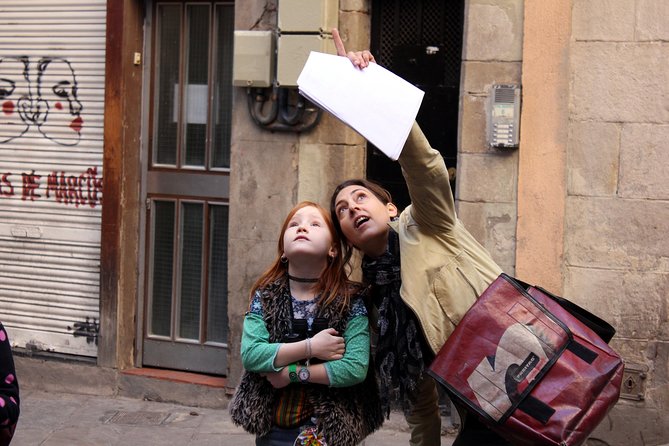 Kids & Family Private Guided Dragon Tour in Barcelona - Turning Barcelona’s old town into a dragon hunt