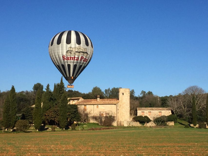 La Garrotxa Volcanoes Half-Day Hot Air Balloon Flight - Landing, local snacks, and the ride back