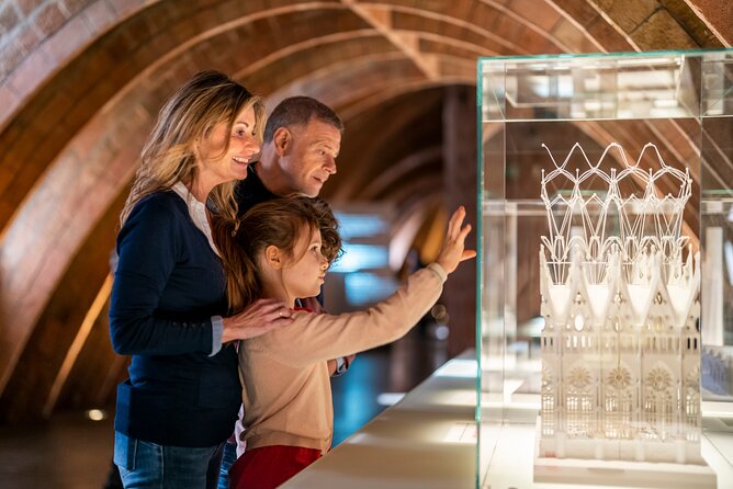 La Pedrera-Casa Mila Admission Ticket with Audioguide - How long to allow for the five-floor route