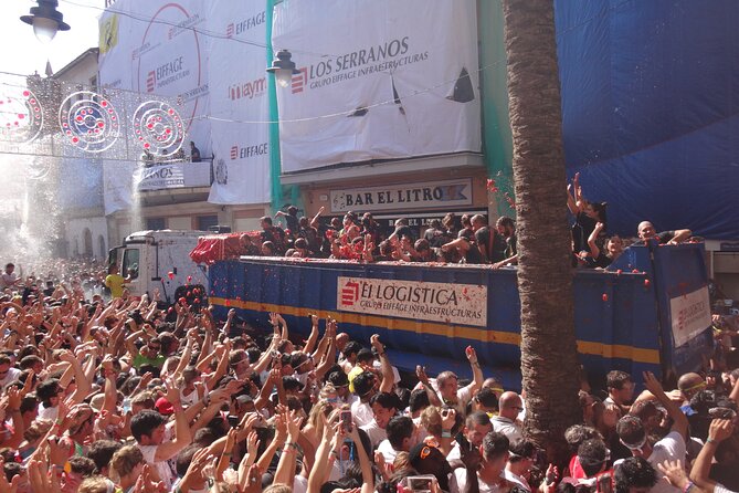 La Tomatina Day Trip from Barcelona with Ticket & Party Access - Group size, staff style, and the social atmosphere