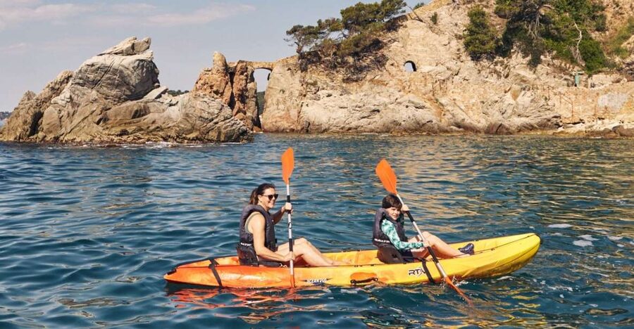 Lloret de Mar: Costa Brava Kayak Tour and Swimming - What the two-hour route actually feels like