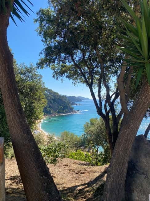 Lloret de Mar: Guided Sightseeing Tour in a 4x4 Vehicle - Key points at a glance