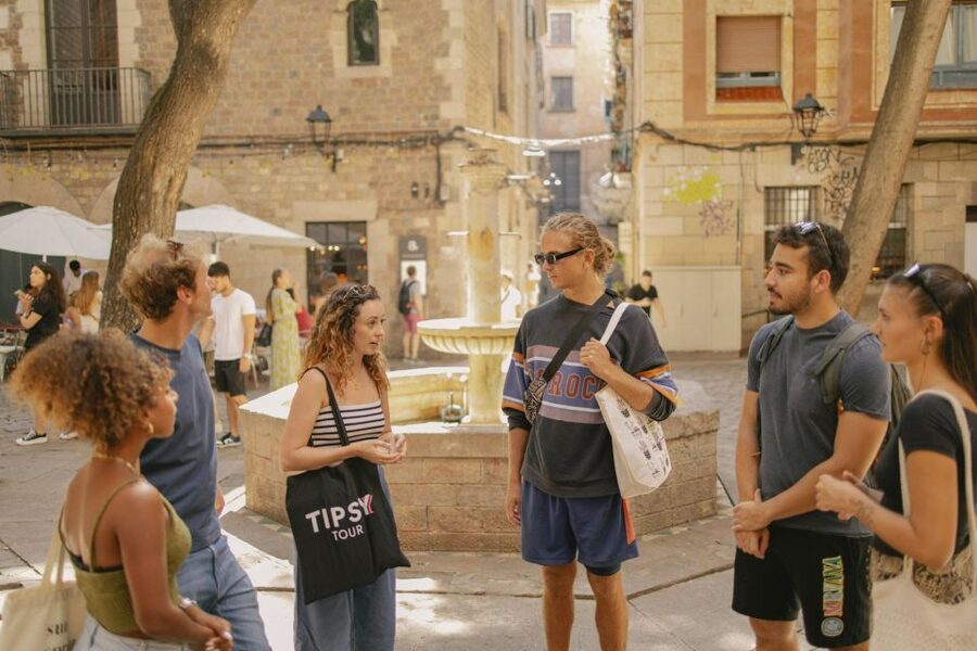 Marvels of Barcelona Walking Tour - The Kiss of Freedom and a modern public memory