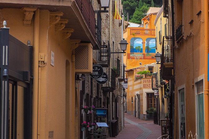 Medieval Costa Brava day-trip from Girona - What the pace feels like on foot