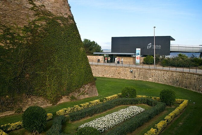 Montjuïc Cable Car Entry Voucher with Audio Tour on Your Phone - What you see before and during the ascent