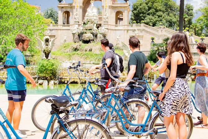 Montjuïc: Magic & Art Bike Tour Barcelona - Plaça d’Espanya and the Magic Fountain