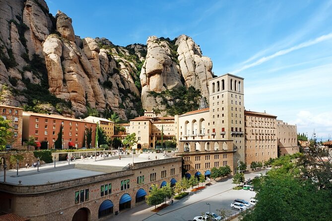 Montserrat Afternoon Tour & Black Madonna Priority Access - Inside the basilica and the Black Madonna