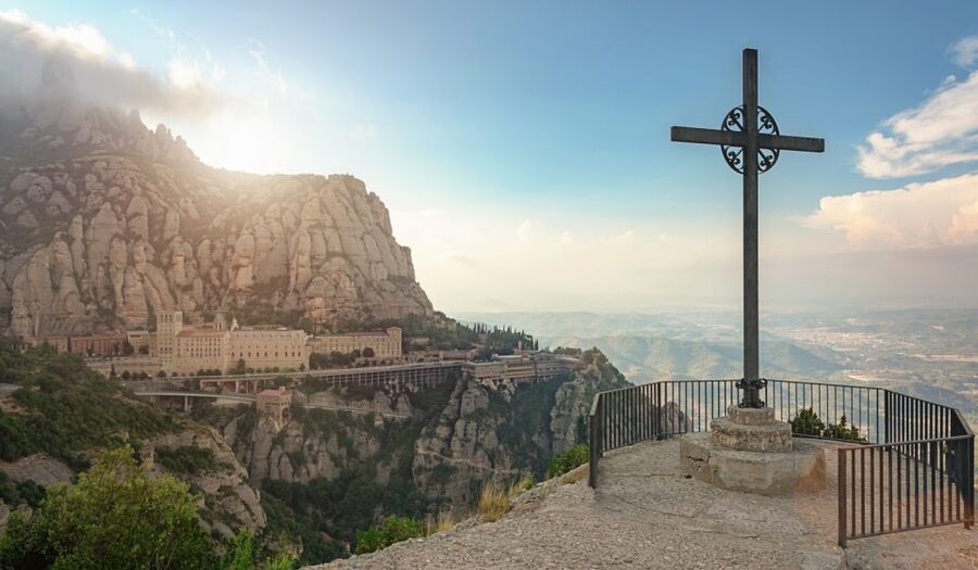 Montserrat & Cava Wineries Day Trip from Barcelona w/ Pickup - The road to Penedès and Vins El Cep