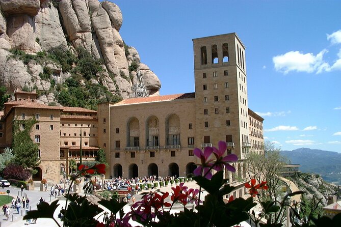 Montserrat Complete Guided Tour & The Boys Choir's Performance - Key points to know before booking