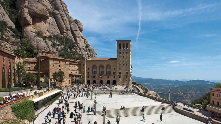 Montserrat: Morning or Afternoon Half-Day Trip with Pickup - Morning or Afternoon?