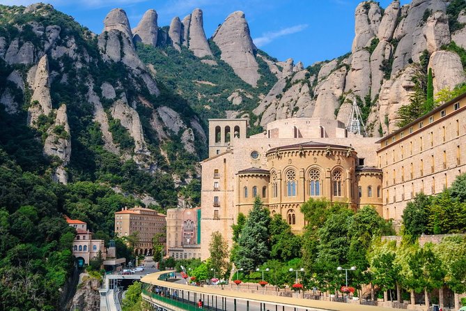 Montserrat Private Tour from Barcelona with Pick-up - Hearing the Escolania Boys’ Choir