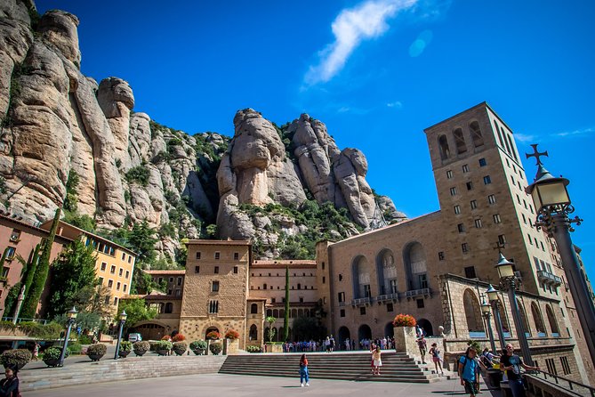 Montserrat & Winery Visit Tour with Traditional Farmhouse Lunch - Weather, walking, and what to carry