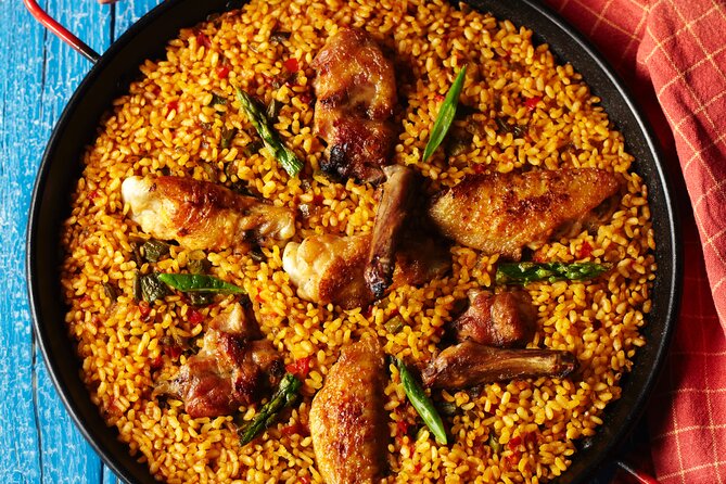 Paella Class & Bottomless Wine: Las Ramblas Views - The chefs make the difference