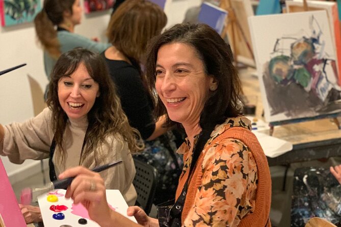 Paint & Wine Workshop in an Art Studio in Barcelona - Building a painting from a blank canvas