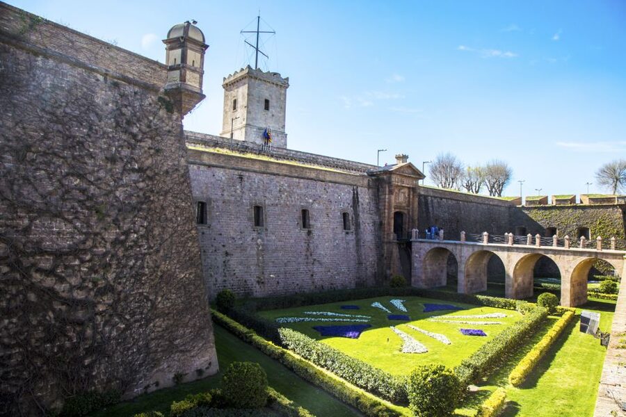 Panoramic Barcelona and Montserrat Excursion - The three-hour break is useful, but plan it well