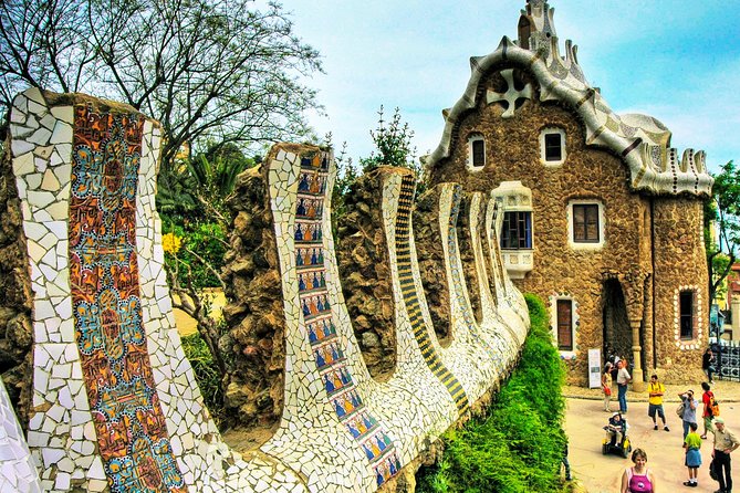 Park Guell and Sagrada Familia Private Tour with Hotel pick-up - Eixample and Passeig de Gràcia explain modern Barcelona