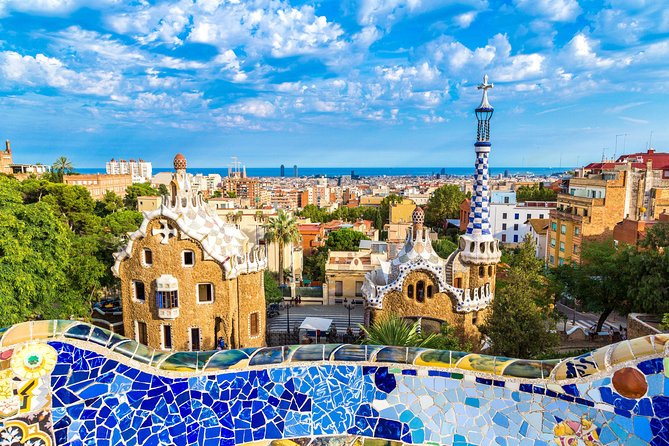Park Guell and Sagrada Familia Tour in Barcelona - Walking, heat, and comfort