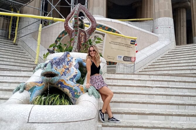 Park Guell and Sagrada Familia Tour in Barcelona - Starting at Sagrada Familia at 9:30