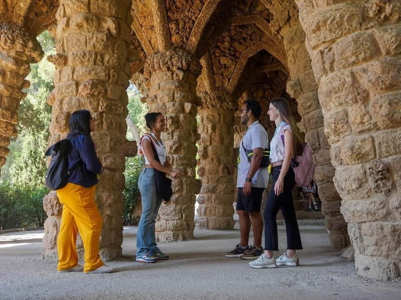 Park Güell: Guided Tour with Optional Gaudí Experience Entry - What the guide adds to the visit