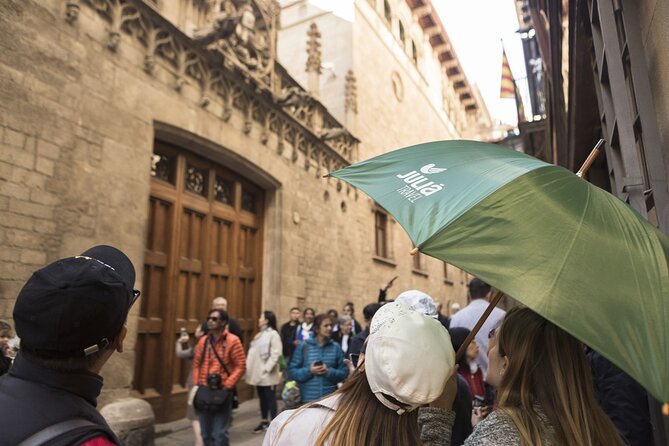 Picasso Museum Guided Tour in Barcelona - Meeting at the Fossar de les Moreres