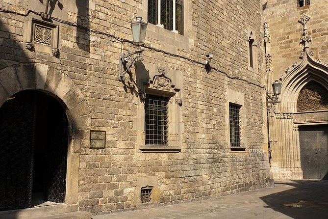 Picasso Museum & Private Walking Tour of Born or Gothic Quarter - What the private format really adds