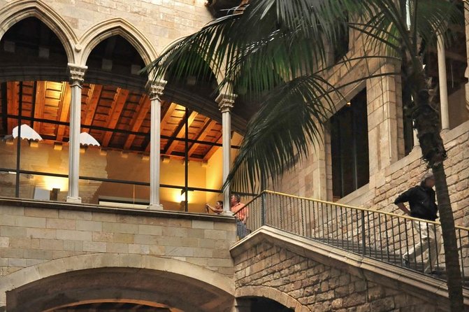 Picasso Small Group Walking Tour with Museum Skip the Line Ticket - El Quatre Gats and the young artist’s circle